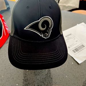 Rams nfl deluxe one size adjustable fit black